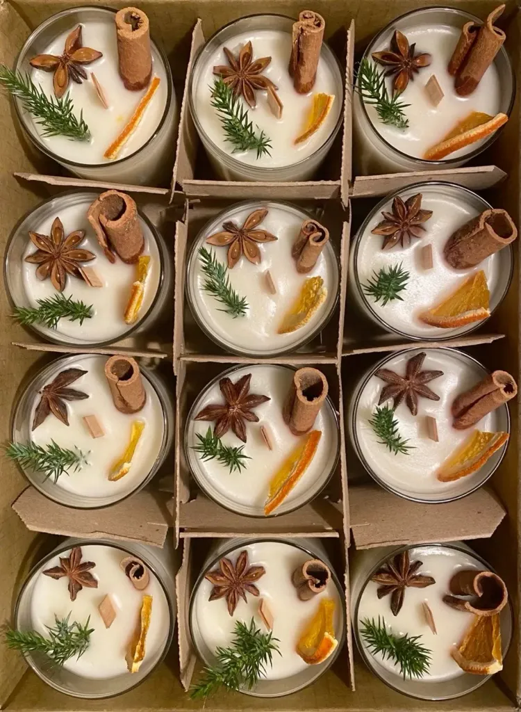 Cinnamon candles